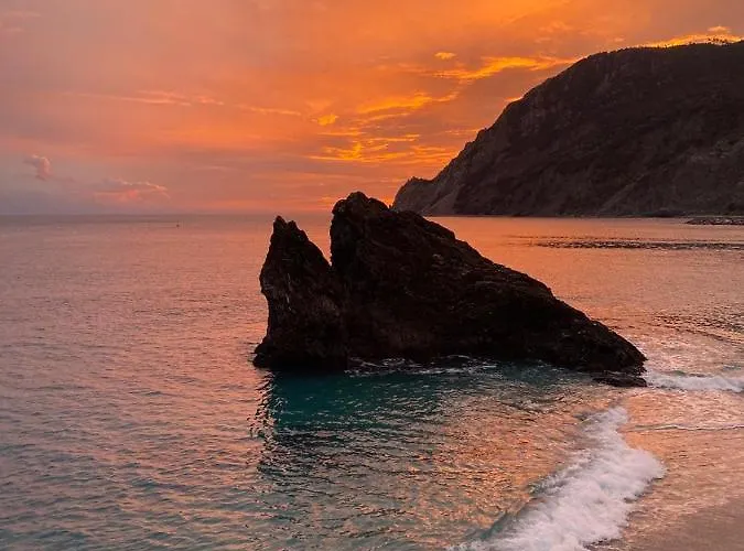 Benvenuti A Monterosso * مونتيروسّو ال ماري